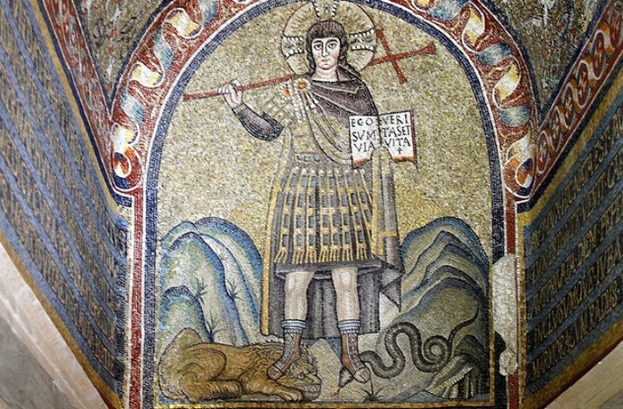 Раннее изображение Христа в часовне архиепископа в Равенне.