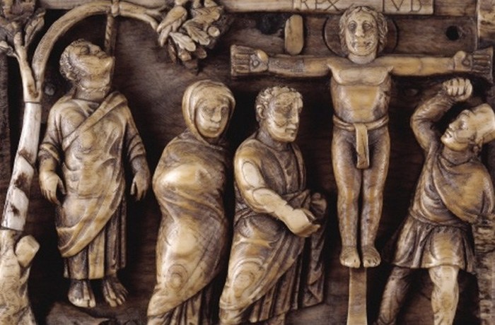 Раннее изображение Христа: распятие на пластинке из слоновой кости.