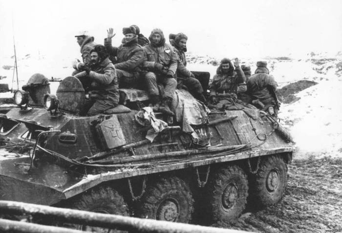 Советские войска покидают Афганистан.