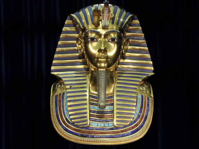 Золотая маска Тутанхамона.