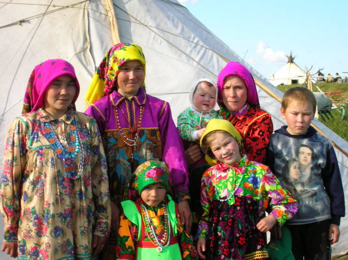 Современные представители финно-угорских племён.