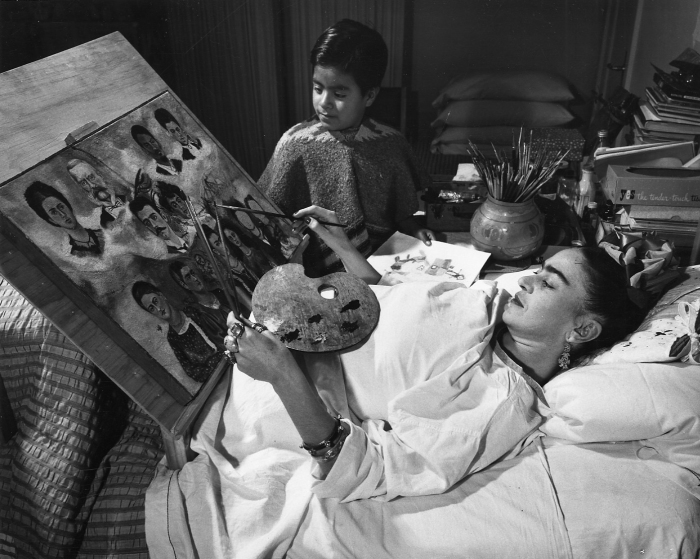 Фрида Кало, прикованная к постели.