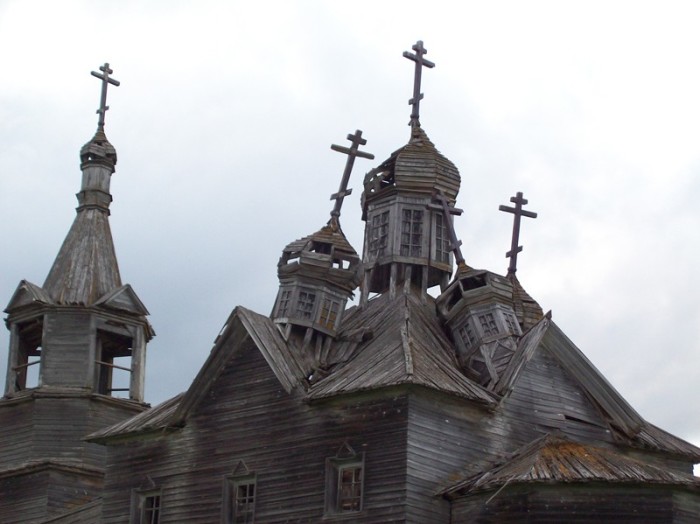 Сегодня многим деревянным церквям необходима реставрация.