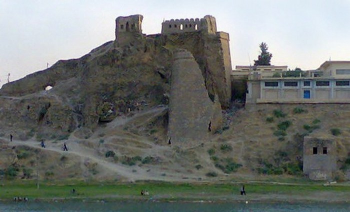 Замок Баш Тапия.