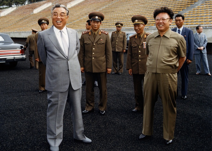 Лидер Ким Ир Сен с сыном Ким Чен Иром. 1989 год.