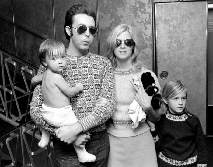 Пол и Линда с детьми. 1976 год.
