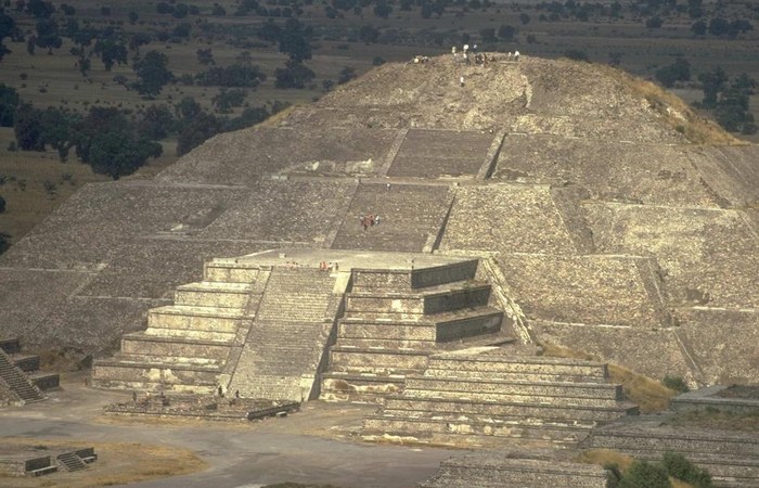 Пирамиды майя в южных низменностях. | Фото: top-desktop.ru