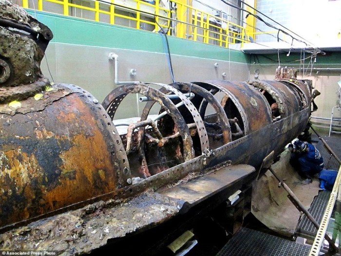 Реставрационные работы над подводной лодкой южан периода Гражданской войны в США H. L. Hunley. 