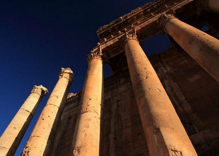 Высота колонн в 3 раза выше чем у Парфенона в Афинах.