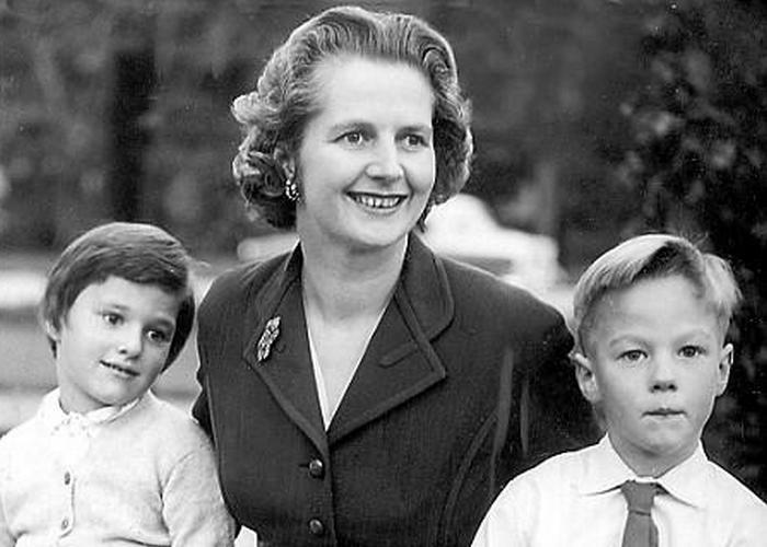 Маргарет Тэтчер со своими детьми-близнецами./ Фото: vokrug.tv