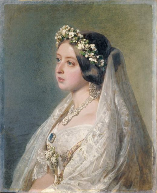 Портрет королевы Виктории в свадебном платье и вуали, который был написан в 1847 году в качестве подарка для ее мужа, принца Альберта.