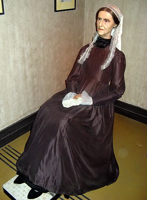 Восковая фигура Мать Уистлера в музее.