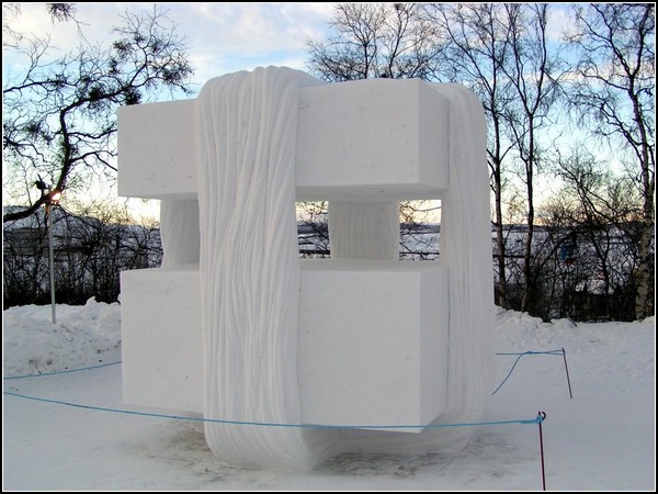 Снежные скульптуры из Кируны: кубизм