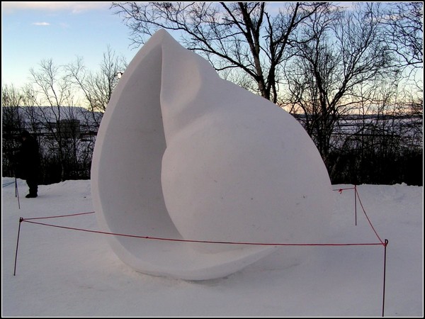 Снежные скульптуры из Кируны: ракушка
