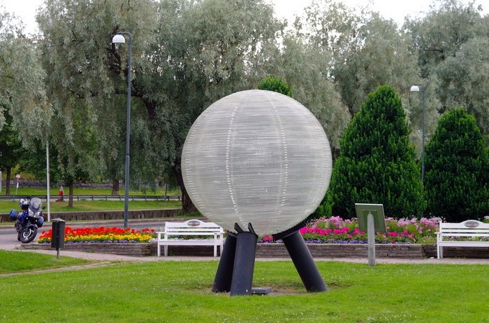Шведская модель Солнечной системы: Нептун