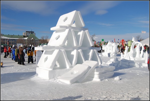 Праздник снеговика в Квебеке: строим домик