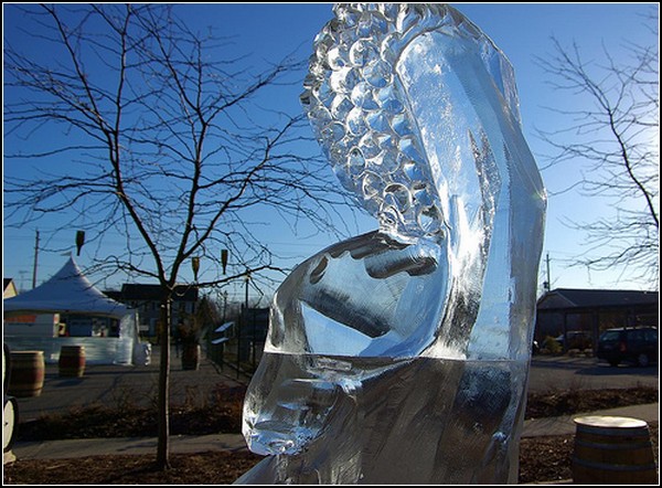 Фестиваль вина на Ниагаре: ледовые скульптуры