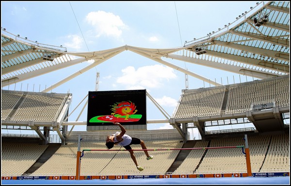 Специальная Олимпиада-2011. Чи Ип Фунг из Макао прыгает в высоту