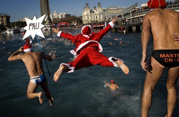 Зимнее купание под Новый год: купально-социальное движение
