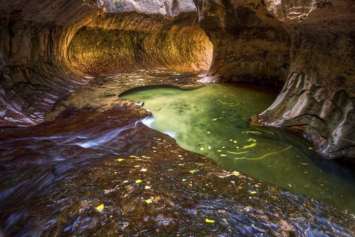 Подземный храм-метро: уникальная пещера в Сионе