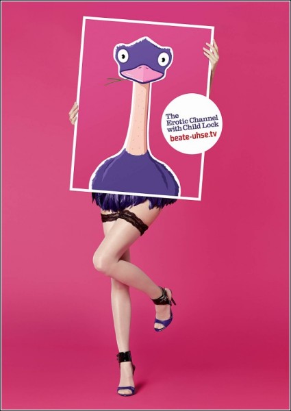 Реклама эротического телеканала с блоком от детей: страус
