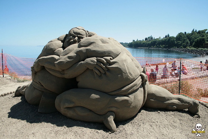 Единоборство: песчаные скульптуры Карла Джары