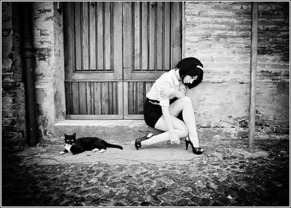 Черно-белые снимки Стефано Джакомини: кирпичные стены, булыжная мостовая