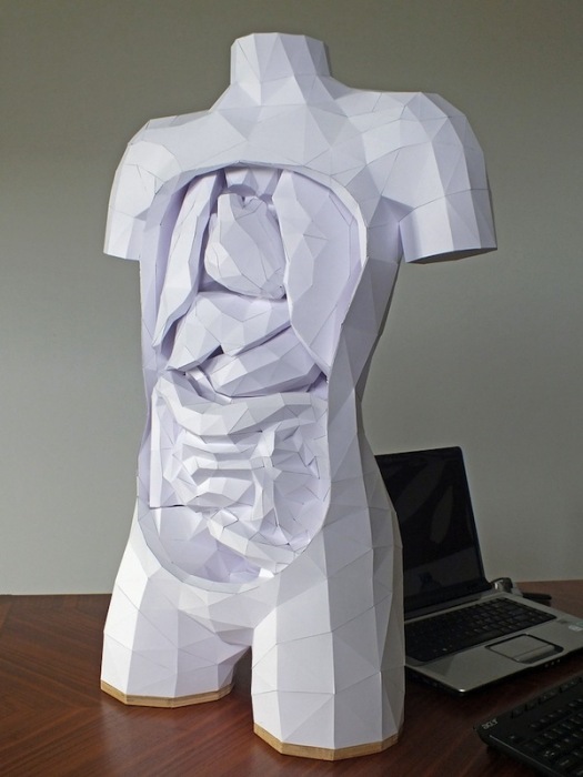 Бумажная скульптура Хорста Кихле: вид спереди