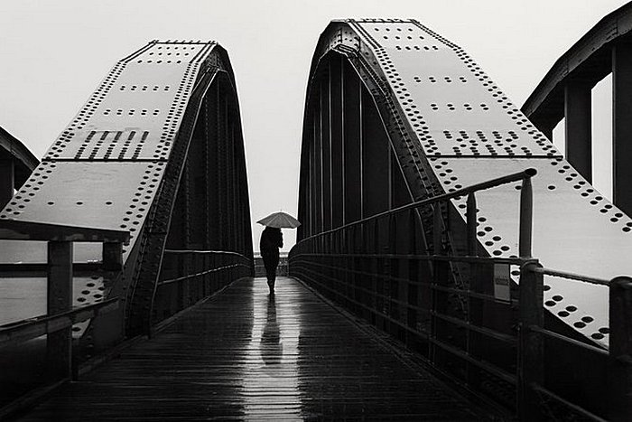 Дождь: умиротворяющие черно-белые снимки Кая Циля