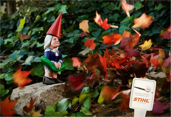 Мэрилин Монро отдыхает: забавная реклама машины для удаления листьев