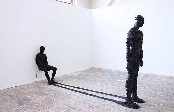 Скульптура человека и его Тени: учение Карла Юнга в творчестве Рука Флоро