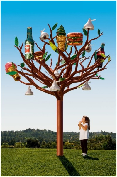 Чудо-дерево: яркая городская скульптура Джин Уэллс