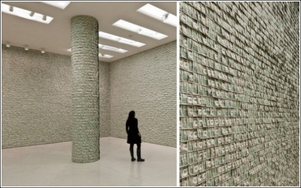 Необычные «обои» из долларов: инсталляция Ганса-Петера Фельдманна