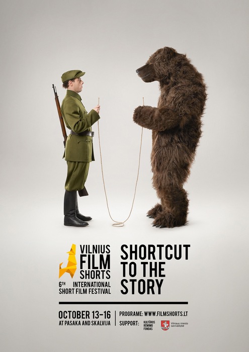 Охотник и медведь: оригинальная реклама кинофестиваляу