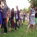 В Москве прошёл флешмоб «Танцы на траве»
