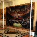 Картина Бэнкси Devolved Parliament вернулась в Бристольский музей по случаю Brexit