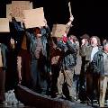 Мариинский театр удивил зрителей «Борисом Годуновым» с ОМОНом, разгоняющим протесты