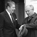 Дуглас и Вальц сыграют Рейгана и Горбачева в политической драме «Рейкьявик»
